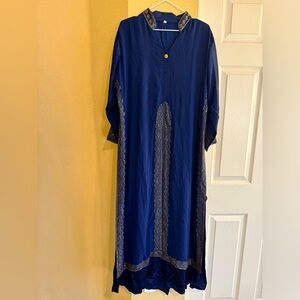 A XXL Gown in the color Dark Blue for Women/Girls